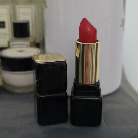 Guerlain Kiss Kiss lipstick 324 Red Love - Picture 3 of 4